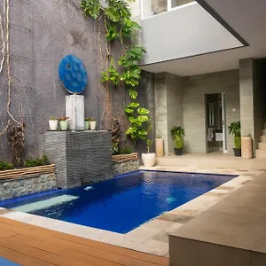 Lestari Legian (Bali)